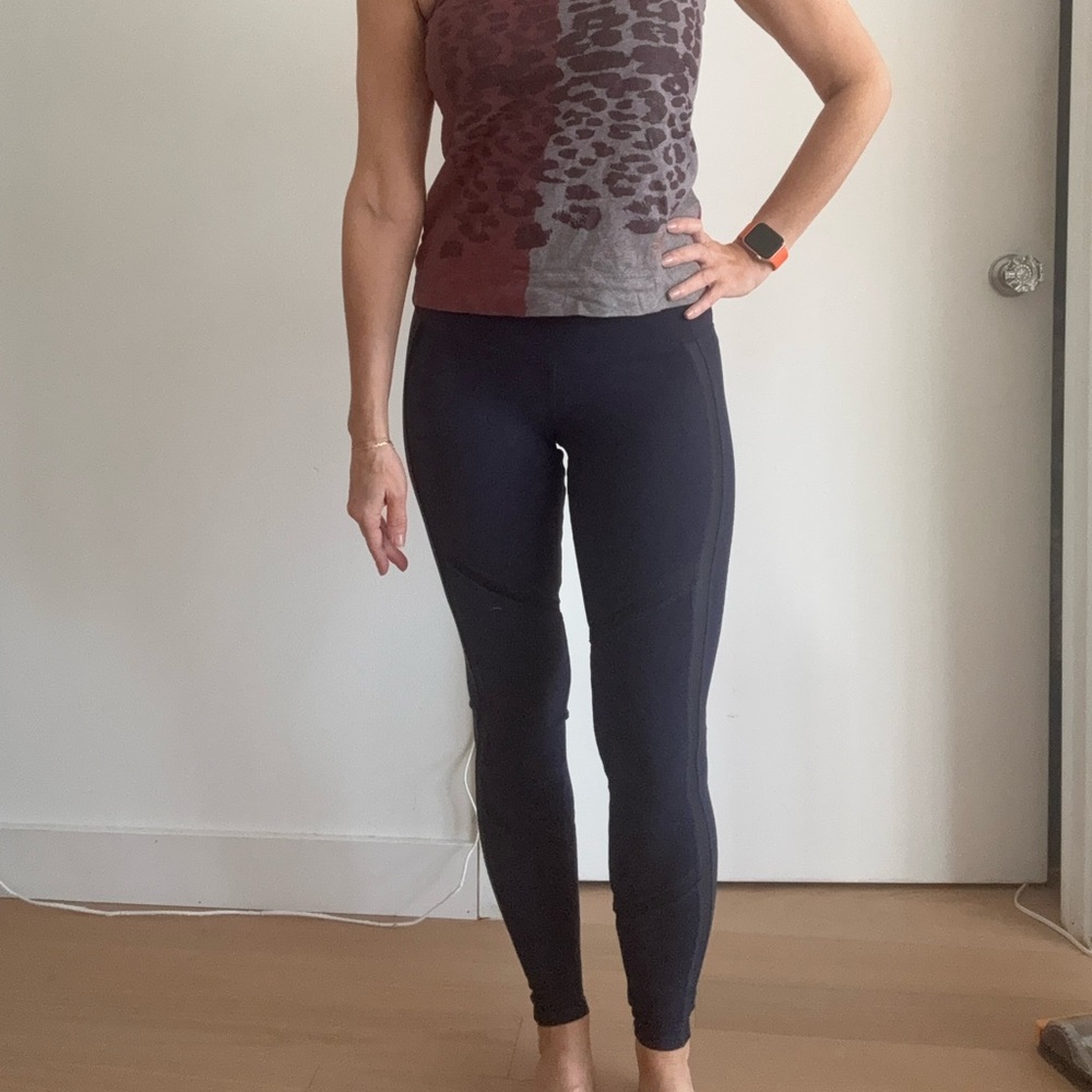 Alo navy leggings $130 sz xs fits 0 and 2